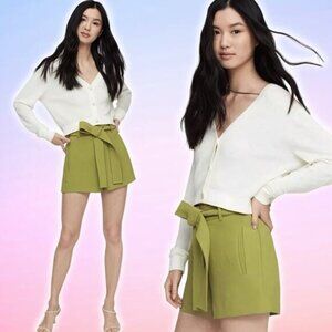 WILFRED Aritzia Tie Front Short Sz 0 Green